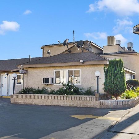 Holly Park Motel Near Lax Lennox ภายนอก รูปภาพ